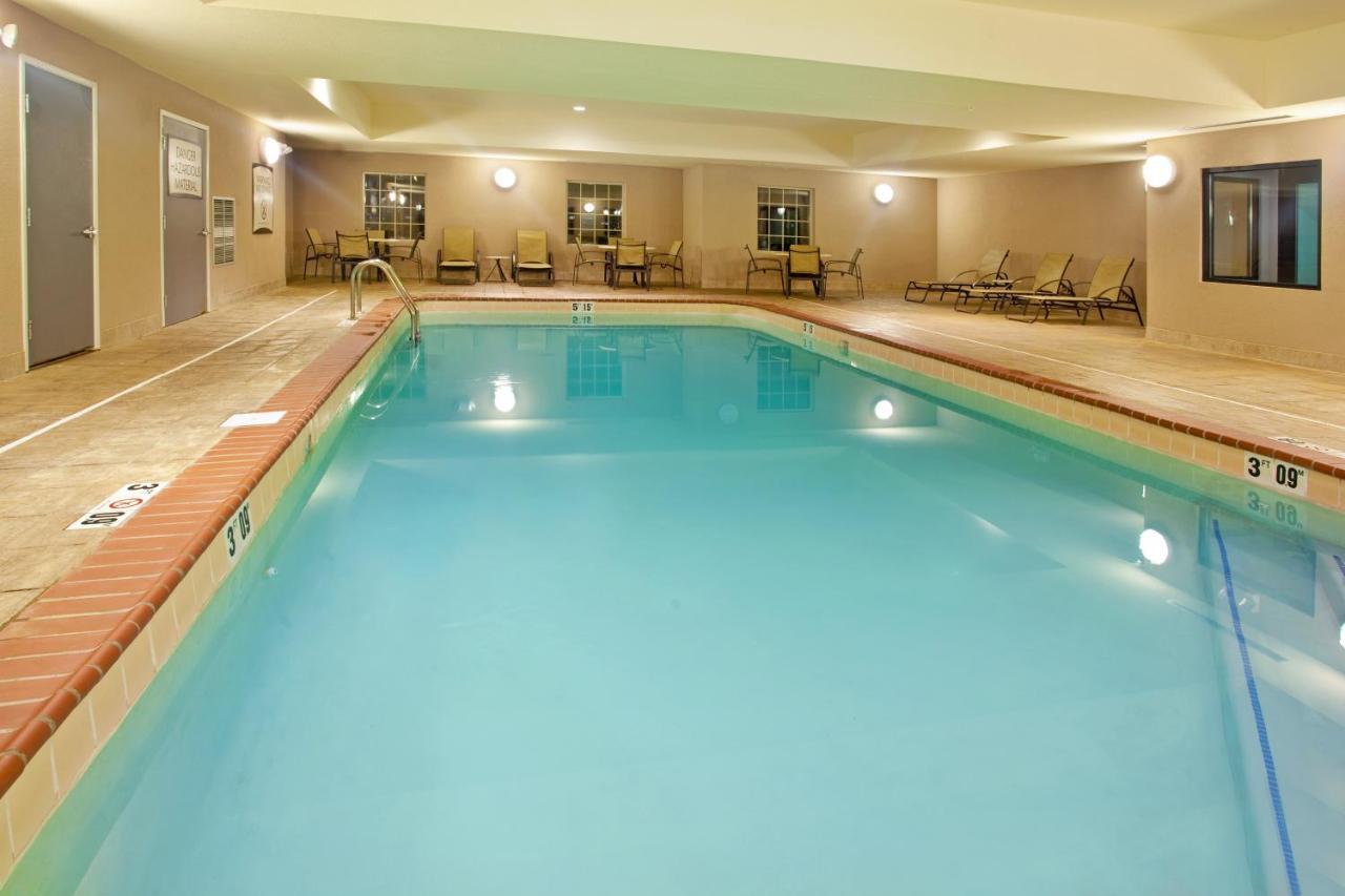 Staybridge Suites Elkhart North By Ihg Bagian luar foto
